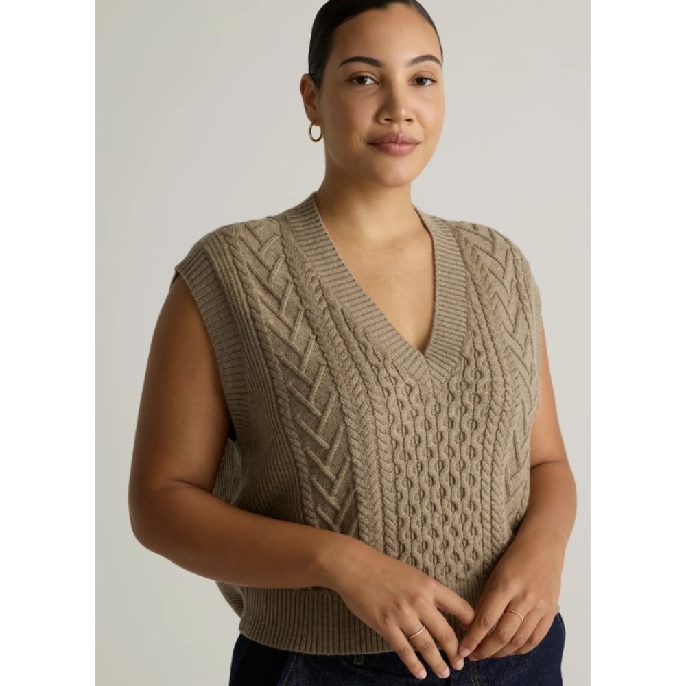 Quince Vest Cable Knit V Neck Cropped 100% Merino Wool Brown Quiet Luxury Cozy M